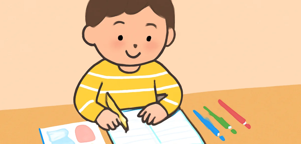 ノートに手書きで自由研究のまとめを書く3年生の子ども、鉛筆と色鉛筆、机の上にはカラフルな資料